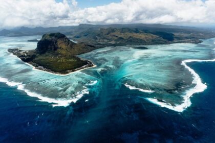 Port Louis Underwater Waterfall